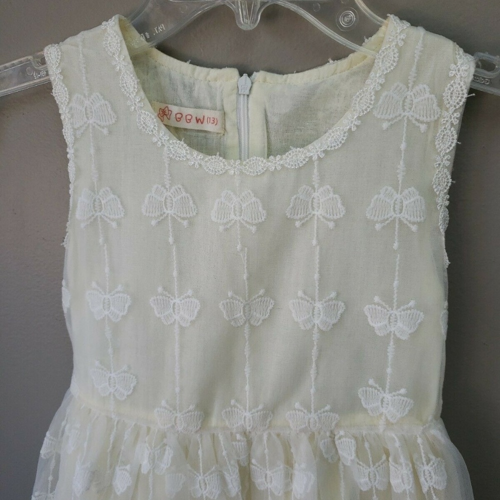 Lace Girls Dress Size Small See Measurements